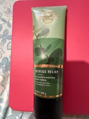 Bath & Body Works Aromatherapy Eucalyptus & Spearmint Body Cream - Green